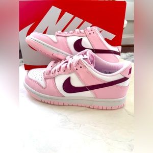 Brand new, unworn NIKE DUNK LOW pink foam
Bought directly from Nike